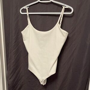 Kit + Ace White Low Back Bodysuit Size Small